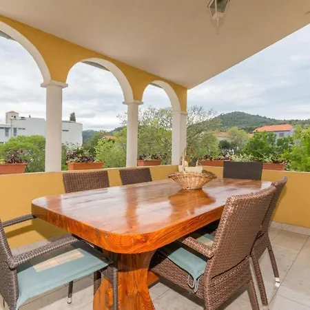 公寓 Family Friendly With A Swimming Pool Sali, Dugi Otok - 8083 萨利