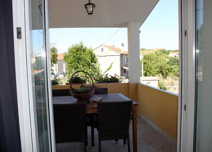 Family Friendly With A Swimming Pool Sali, Dugi Otok - 8083 Sali
