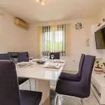 Family Friendly With A Swimming Pool Sali, Dugi Otok - 8083 Apartament *