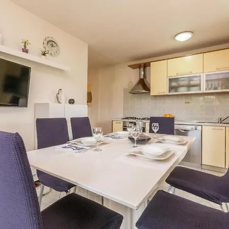 Apartment Family Friendly With A Swimming Pool Sali, Dugi Otok - 8083 Sali