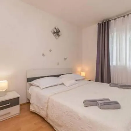 Apartment Family Friendly With A Swimming Pool Sali, Dugi Otok - 8083 *