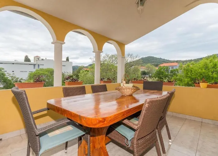 Apartmán Family Friendly With A Swimming Pool Sali, Dugi Otok - 8083 Sali