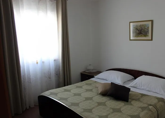 Family Friendly With A Swimming Pool Sali, Dugi Otok - 8083 Apartmán Sali