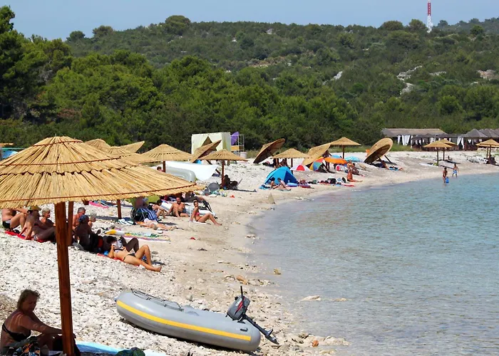 Apartmán Family Friendly With A Swimming Pool Sali, Dugi Otok - 8083 *